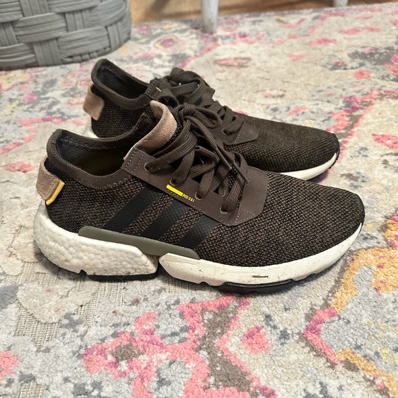 Adidas trainnerjust wore a couple time super comfortable - Picture 1 of 4